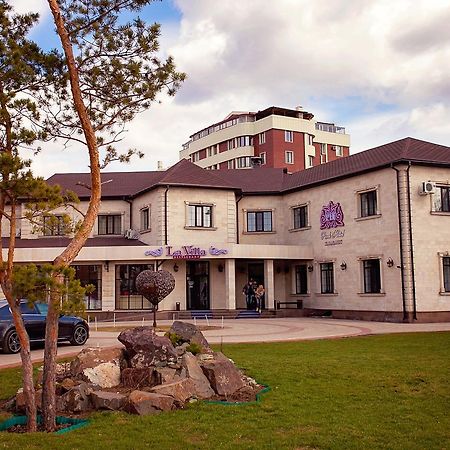 Park Hotel Karaganda Exterior photo